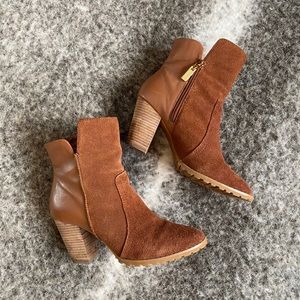 Tahari Booties in Carmel Brown Sz. 6 1/2 GUC